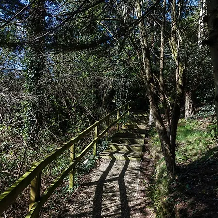 The Glenview & Leisure Club