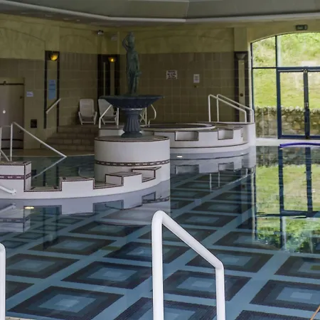 The Glenview & Leisure Club 4*