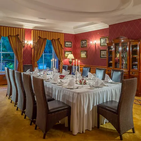 The Glenview & Leisure Club