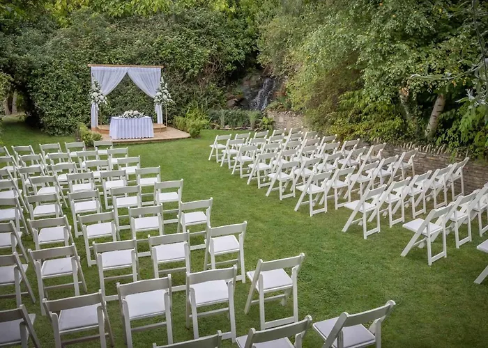 Отель The Glenview & Leisure Club