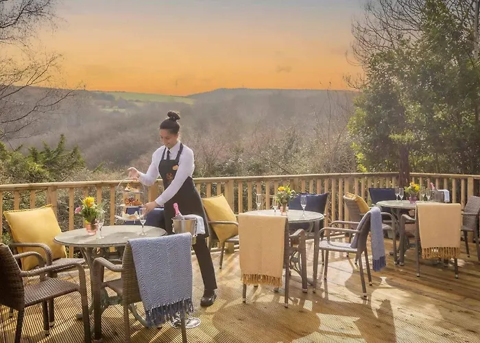 Отель The Glenview & Leisure Club