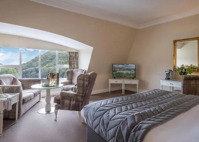 The Glenview & Leisure Club 4*