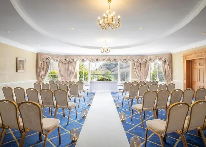 The Glenview & Leisure Club