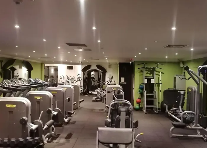 The Glenview & Leisure Club