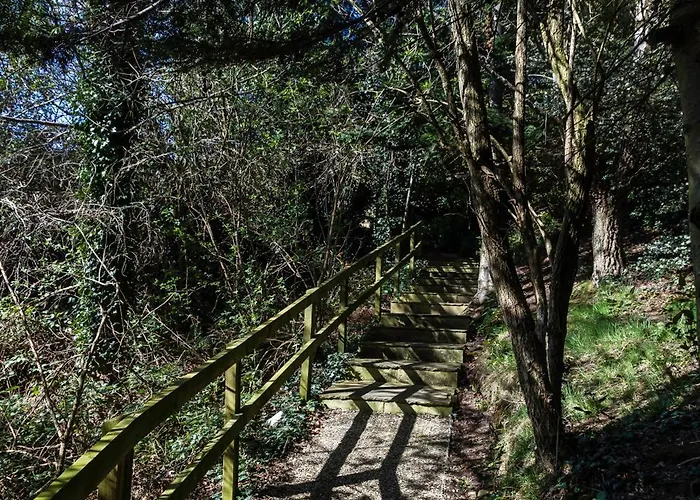 The Glenview & Leisure Club