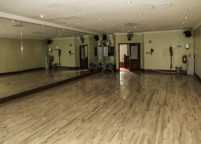 The Glenview & Leisure Club Отель