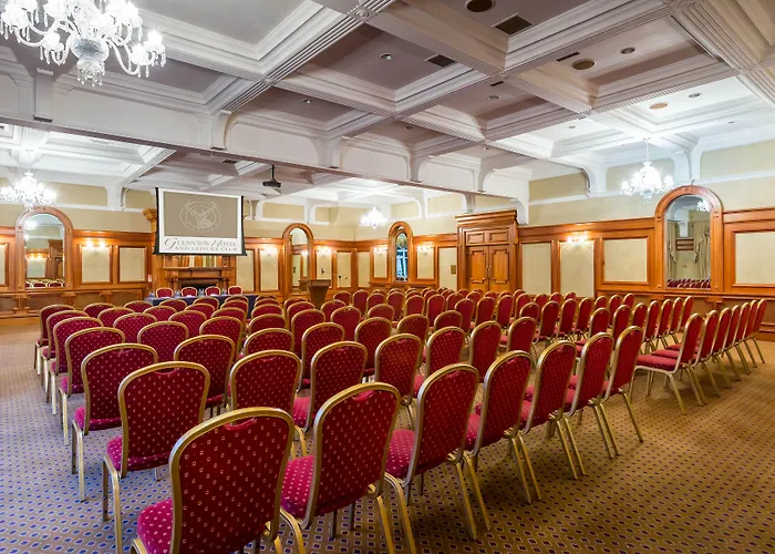 Отель The Glenview & Leisure Club 4*