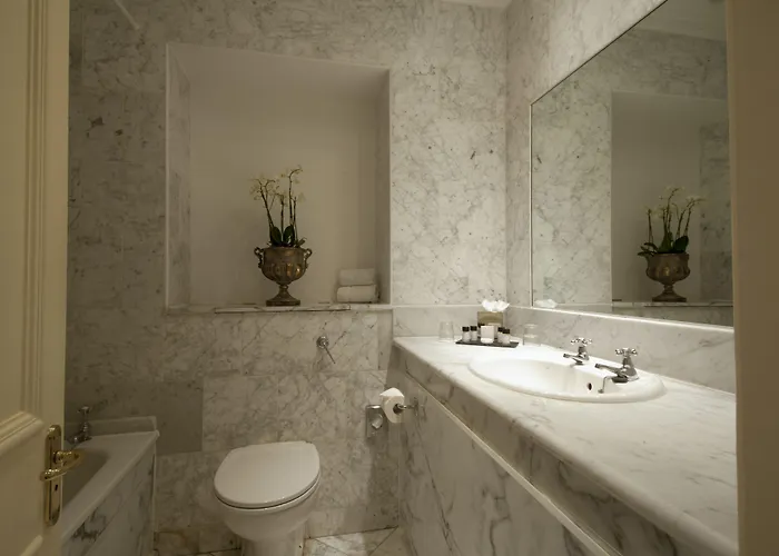 Отель The Glenview & Leisure Club